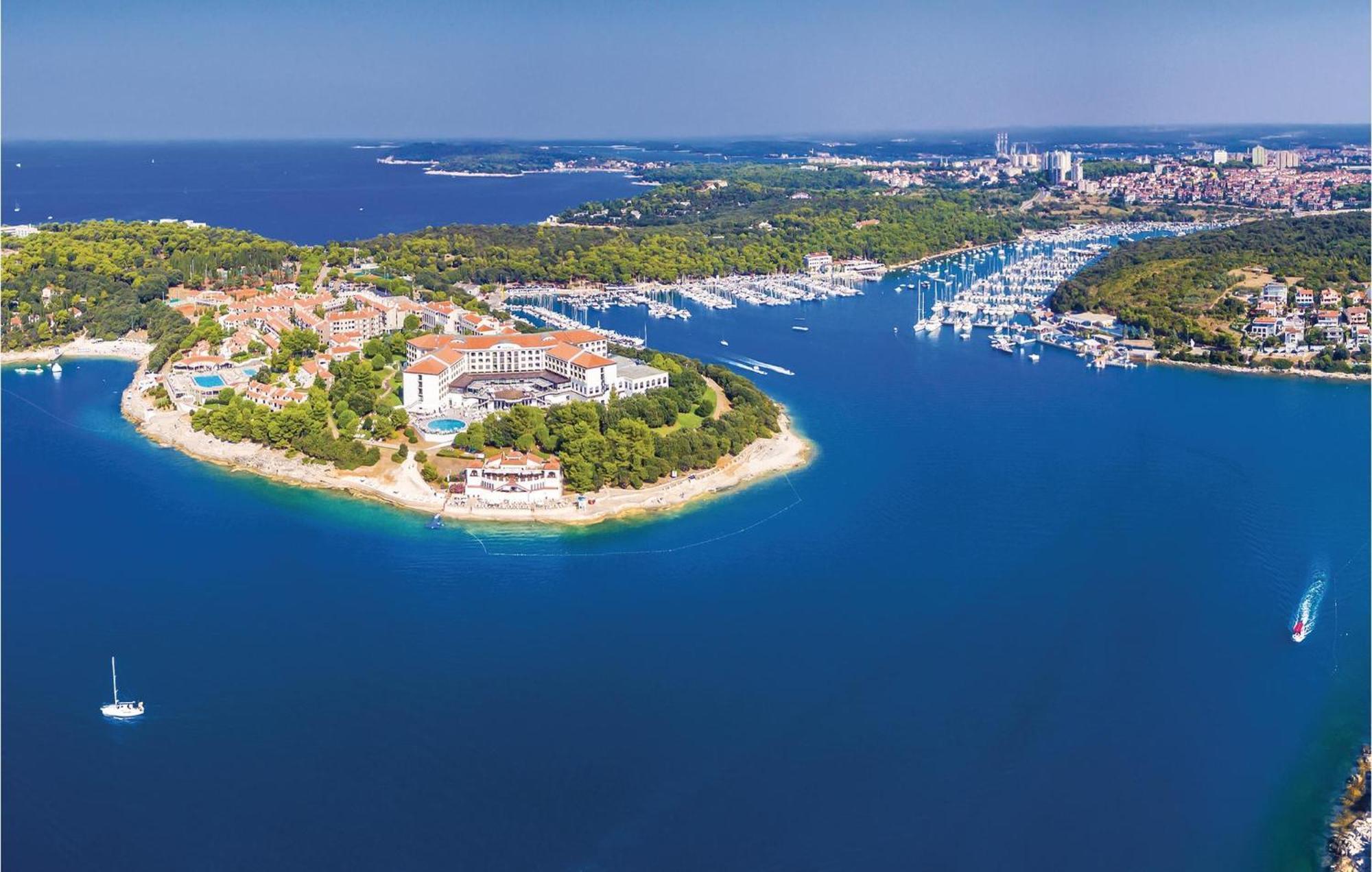 Gorgeous Apartment In Pula With House Sea View Exteriér fotografie